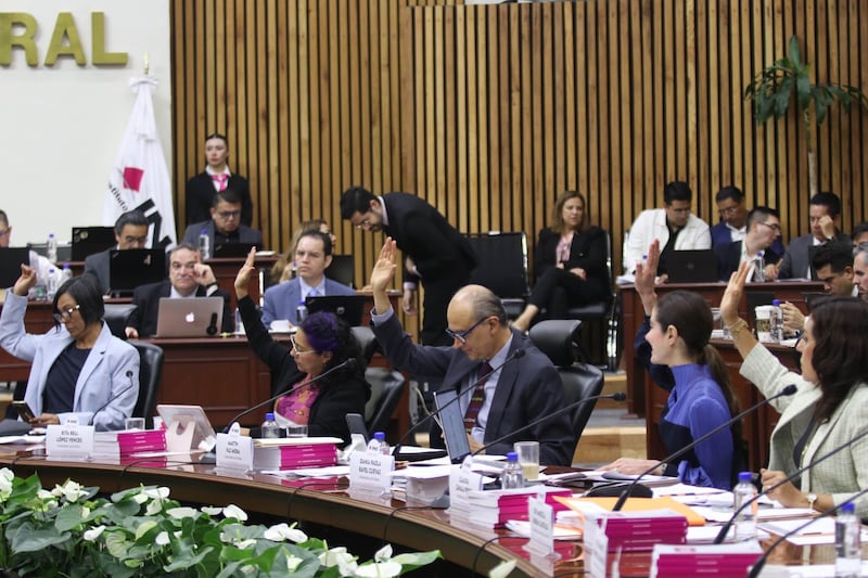 INE impone sanciones por 18 millones de pesos a candidatos al Poder Judicial