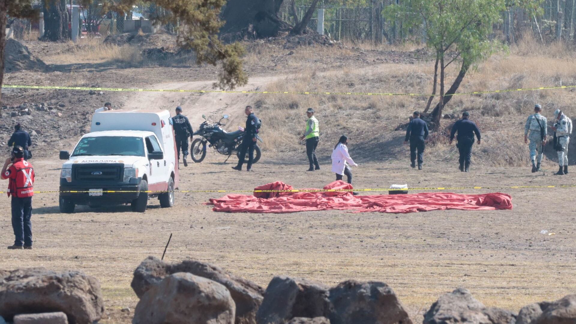 Teotihuacán detienen piloto de globo aerostático que se desplomó