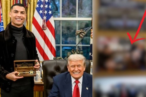Esta es la foto de Cristiano Ronaldo que Trump presume en su despacho de la Casa Blanca