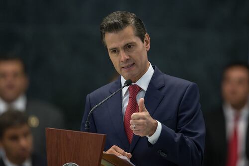 Peña Nieto reaparece tras muerte del ex presidente del PRI, René Juárez
