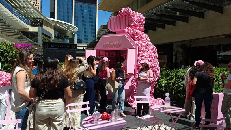 La fragancia más icónica de Victoria’s Secret cumple 15 años y lo celebra en Antara con una experiencia única. Conoce sus nuevas versiones, participa en un quiz, disfruta de snacks y llévate una muestra gratis. ¡Solo este 13 de abril!