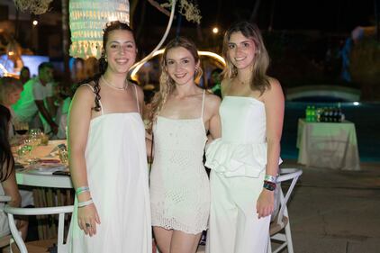 ¡Vive la magia de la Fiesta de Blanco en el Abierto Mexicano de Tenis, ambientada en la Torre Perla del Hotel Princess, Acapulco! Un encuentro único donde la elegancia se fusiona con la emoción del tenis.