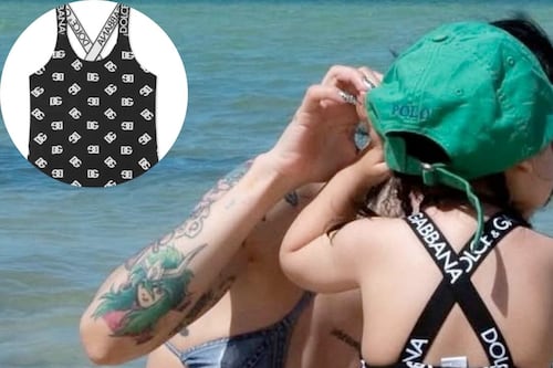 Cazzu presume foto en la playa con su hija Inti, usando traje de baño de 15 mil pesos; ¿derroche o necesidad?