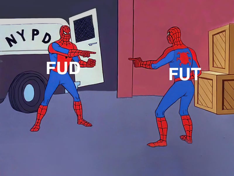 Meme viral comparando FUT y FUD tras comentario de Luis García
