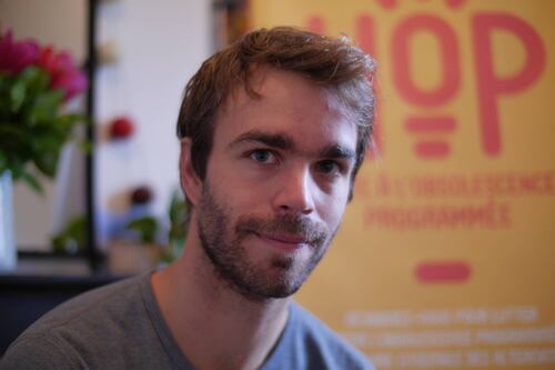 El hombre que tiene en jaque a Apple