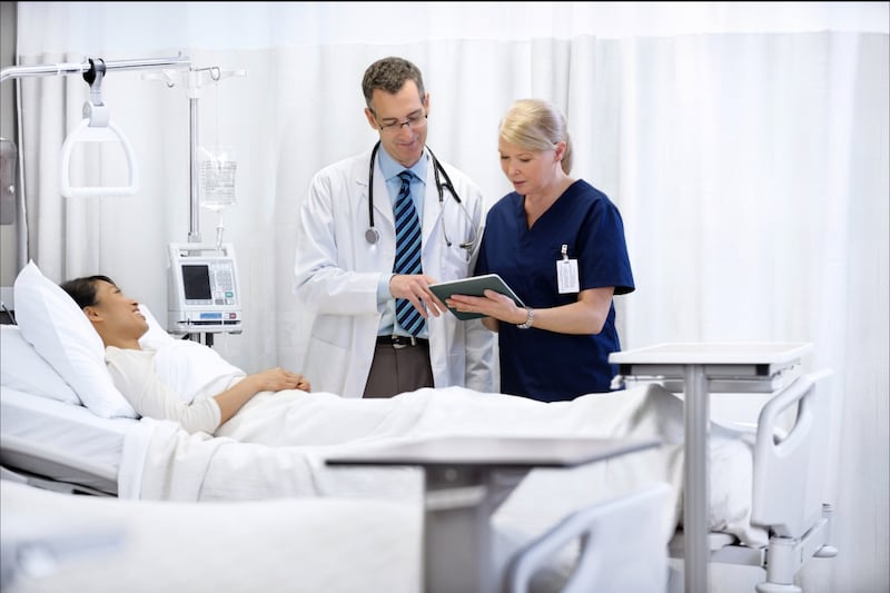 Atención médica en hospitales