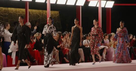 Carolina Herrera desfila en el Museo Anahuacalli
