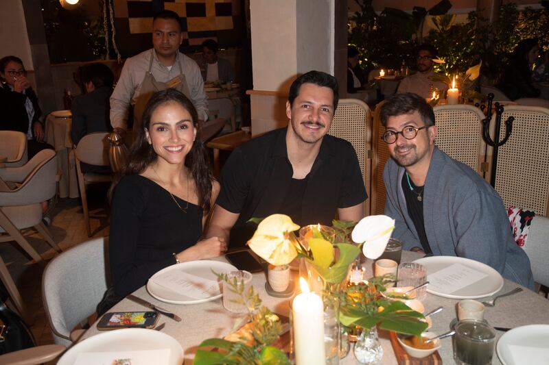 Los restauranteros dueños de Grupo Hunan organizaron una gran reunión para reabrir las puertas del bistró Lampuga, ubicado en Anatole France, Polanco.