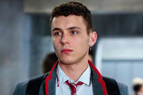 La increíble transformación de Aron Piper tras su salida de Élite