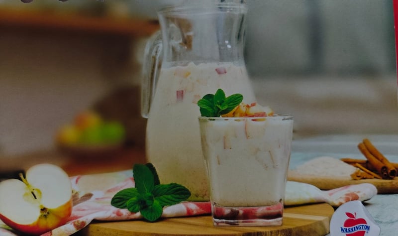 Crujiente, jugosa y con un lento proceso de oxidación, la manzana Cosmic Crisp aterriza en México desde Washington con la misión de convertirse en la botana perfecta para los partidos del Mundial