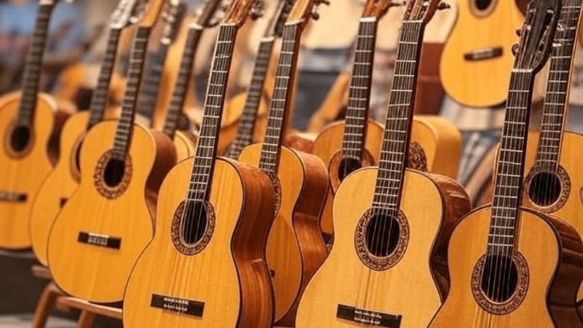 Invasión de guitarras chinas ahoga a artesanos mexicanos; pierden terreno ante productos ‘baratos’