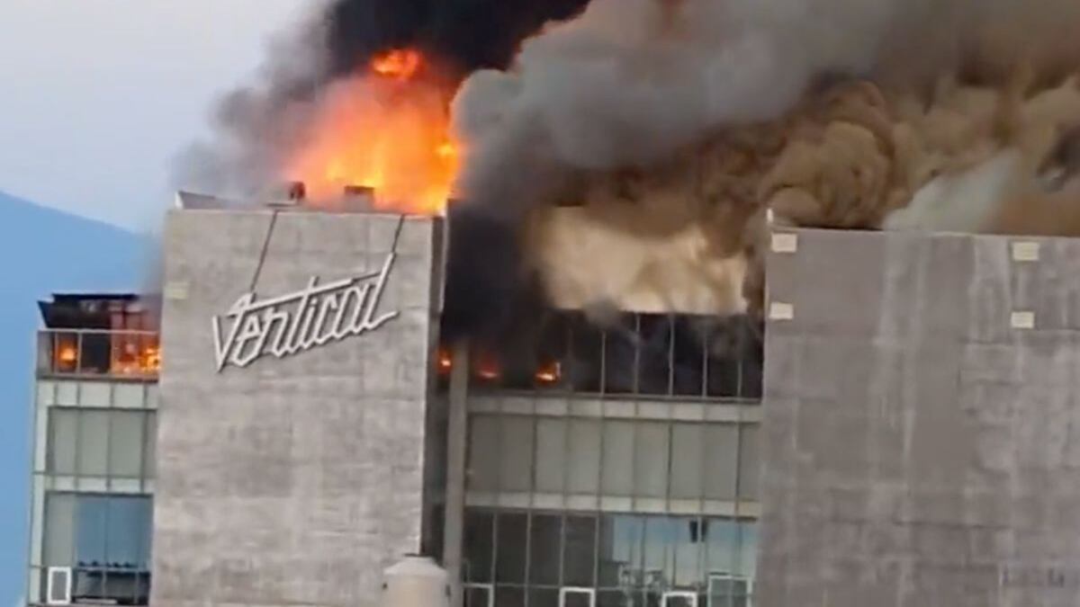 supuesto grupo delictivo incendia tres bares en Morelia.