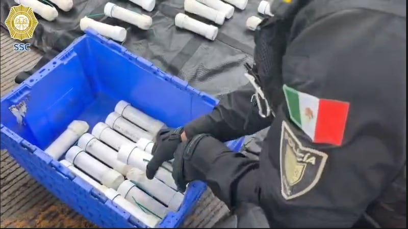 FGR investiga a presunta célula ligada a explosivos decomisados a normalistas rumbo a CDMX
