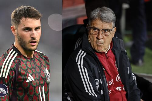 Santiago Giménez revela que el Tata lo traicionó: “Me dijo que iba a ser titular en Qatar”