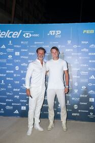 ¡Vive la magia de la Fiesta de Blanco en el Abierto Mexicano de Tenis, ambientada en la Torre Perla del Hotel Princess, Acapulco! Un encuentro único donde la elegancia se fusiona con la emoción del tenis.