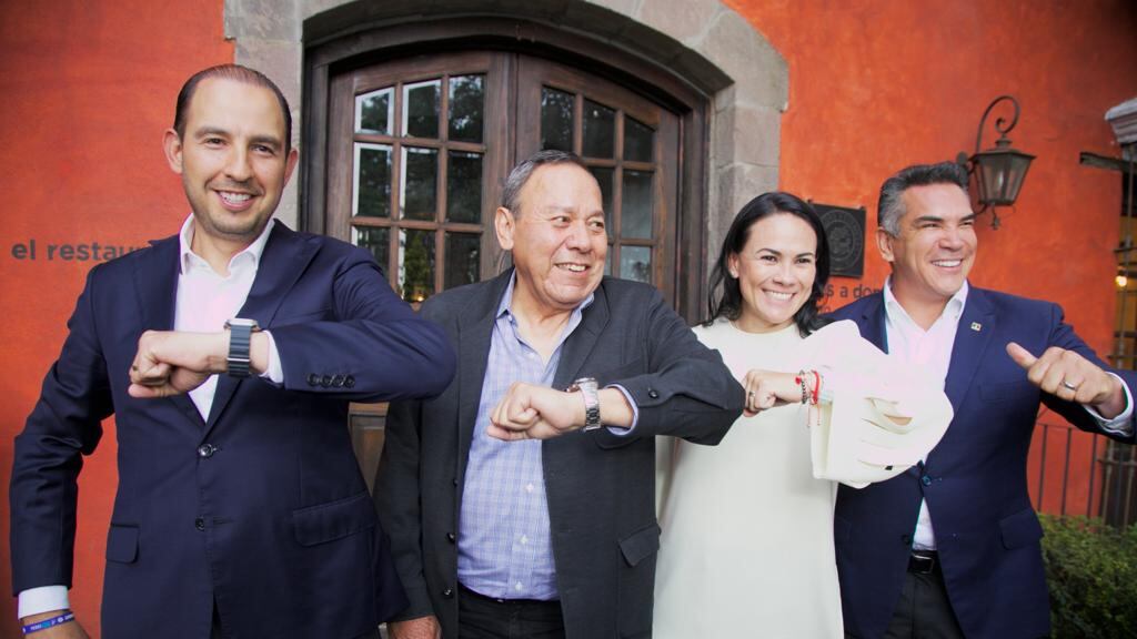 Los presidentes nacionales del PRI, PAN y PRD, Alejandro Moreno, Marko Cortes y Jesús Zambrano, destacaron el trabajo de campaña que ha realizado Alejandra del Moral.