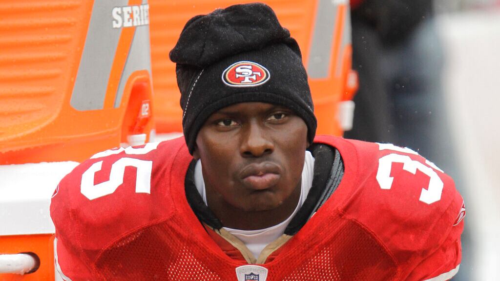Ex jugador de la NFL Phillip Adams mata a cinco personas y se quita la vida