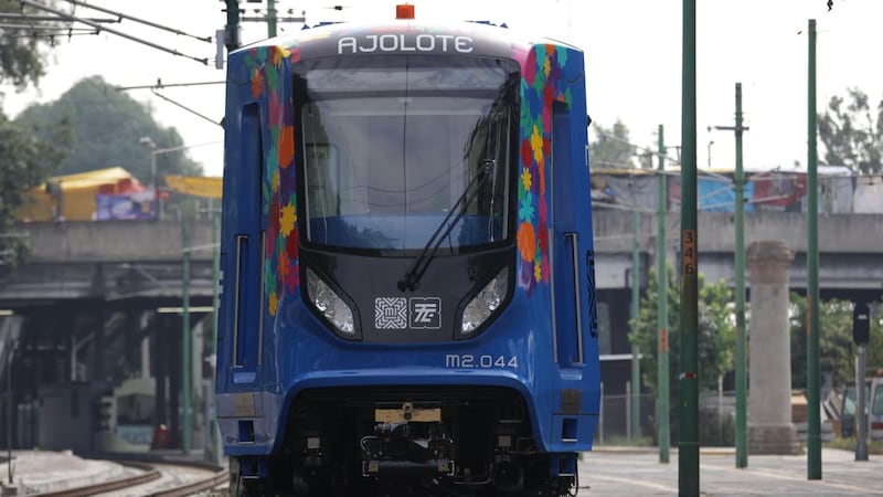 ¡Cierran el Tren Ligero! CNTE presiona y afecta la llegada al Estadio Ciudad de México