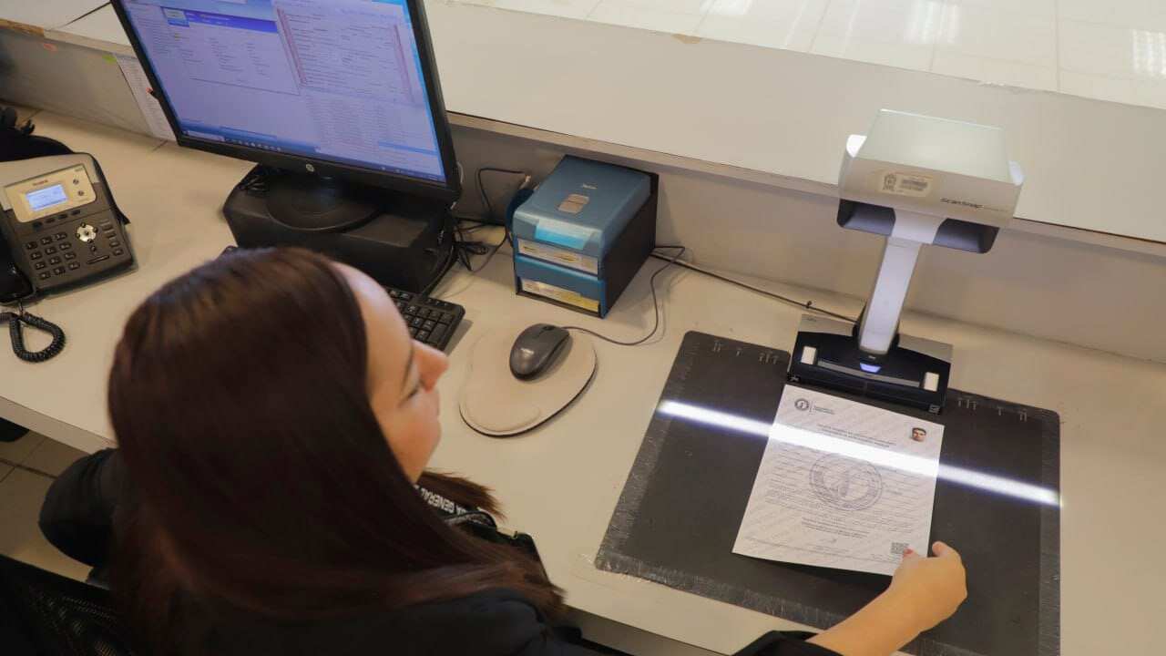 Módulos móviles de la Fiscalía de Guanajuato acercan servicios como revisión vehicular, toma de muestras de ADN y trámites digitales a comunidades del estado.