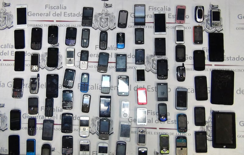 Si las personas no hacen el registro de sus teléfonos celulares, las líneas serán suspendidas y se realizará una sanción económica