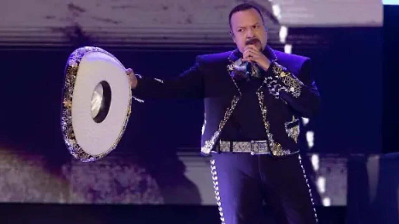 En redes sociales circularon videos del concierto de Pepe Aguilar en Puebla, aparentemente vacío.