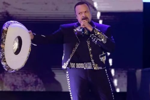 Video: Pepe Aguilar explota contra el público tras ser cuestionado por entrevista de Christian Nodal