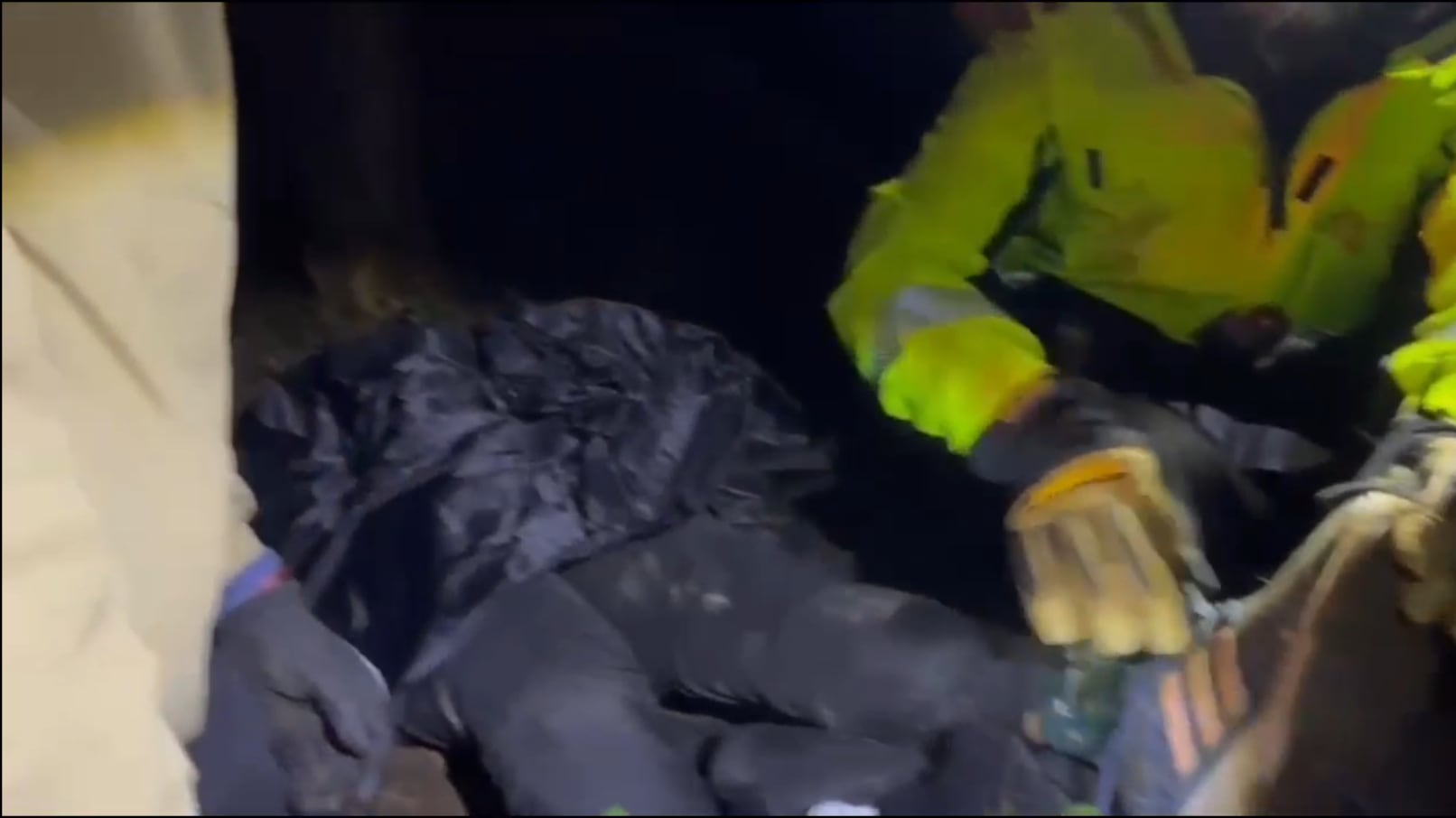 La mujer fue atendida en el lugar y posteriormente trasladada a un hospital.