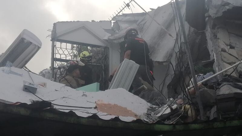 Personal de Protección Civil se mantiene vigilando la zona.