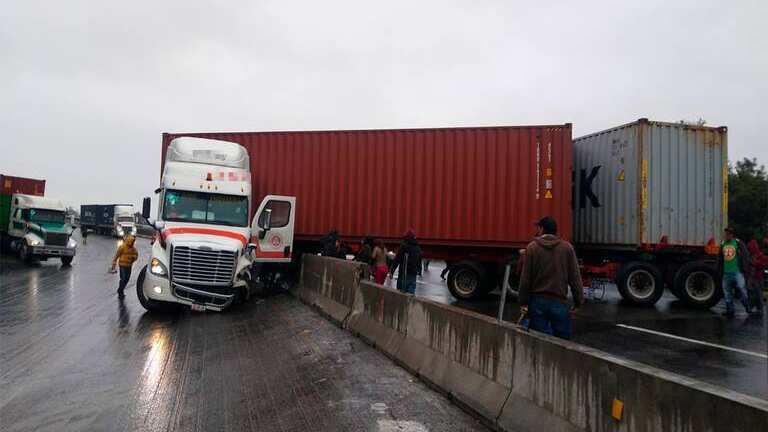 camión doble remolque