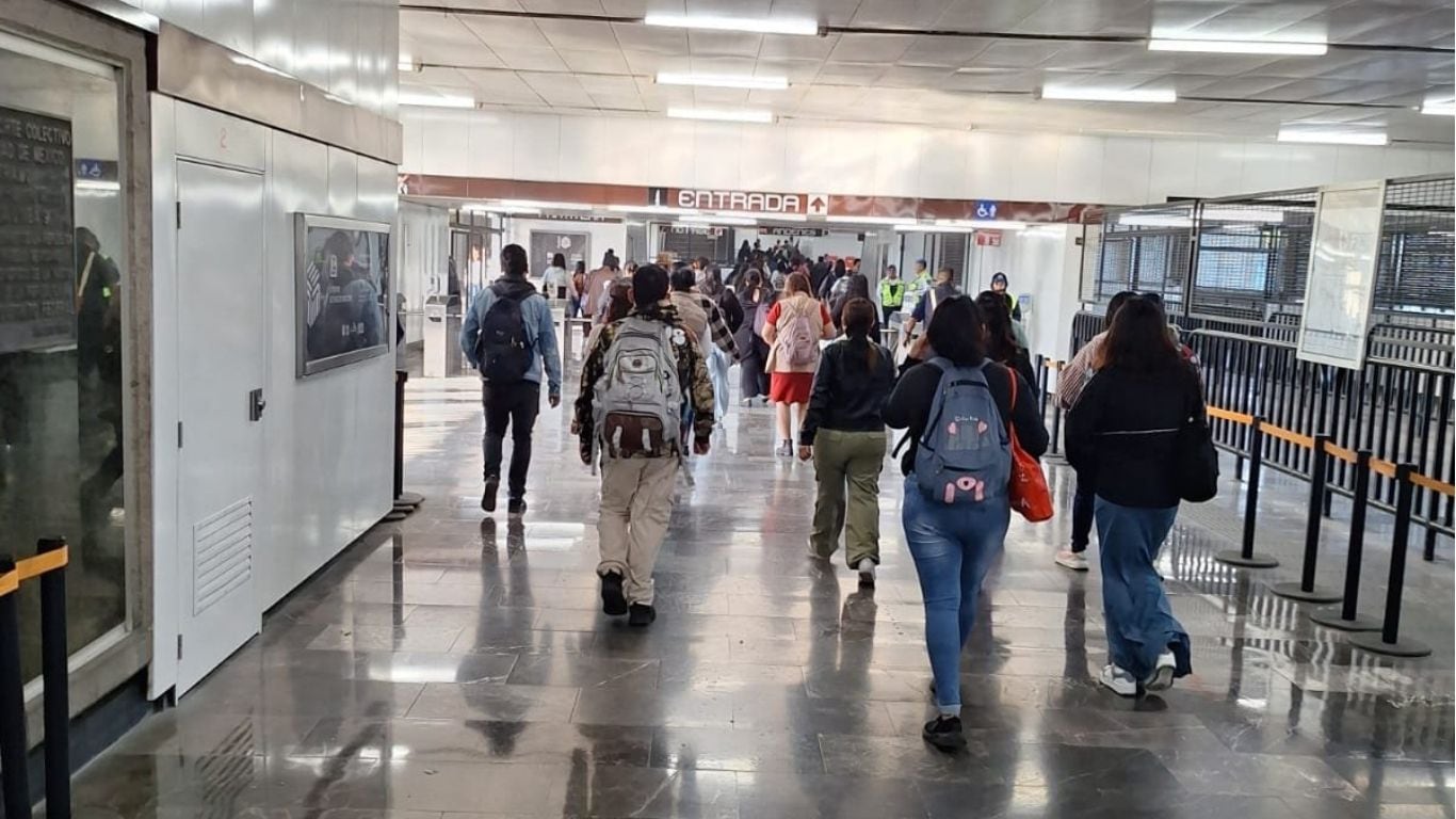 Línea 4 presenta problemas en el servicio