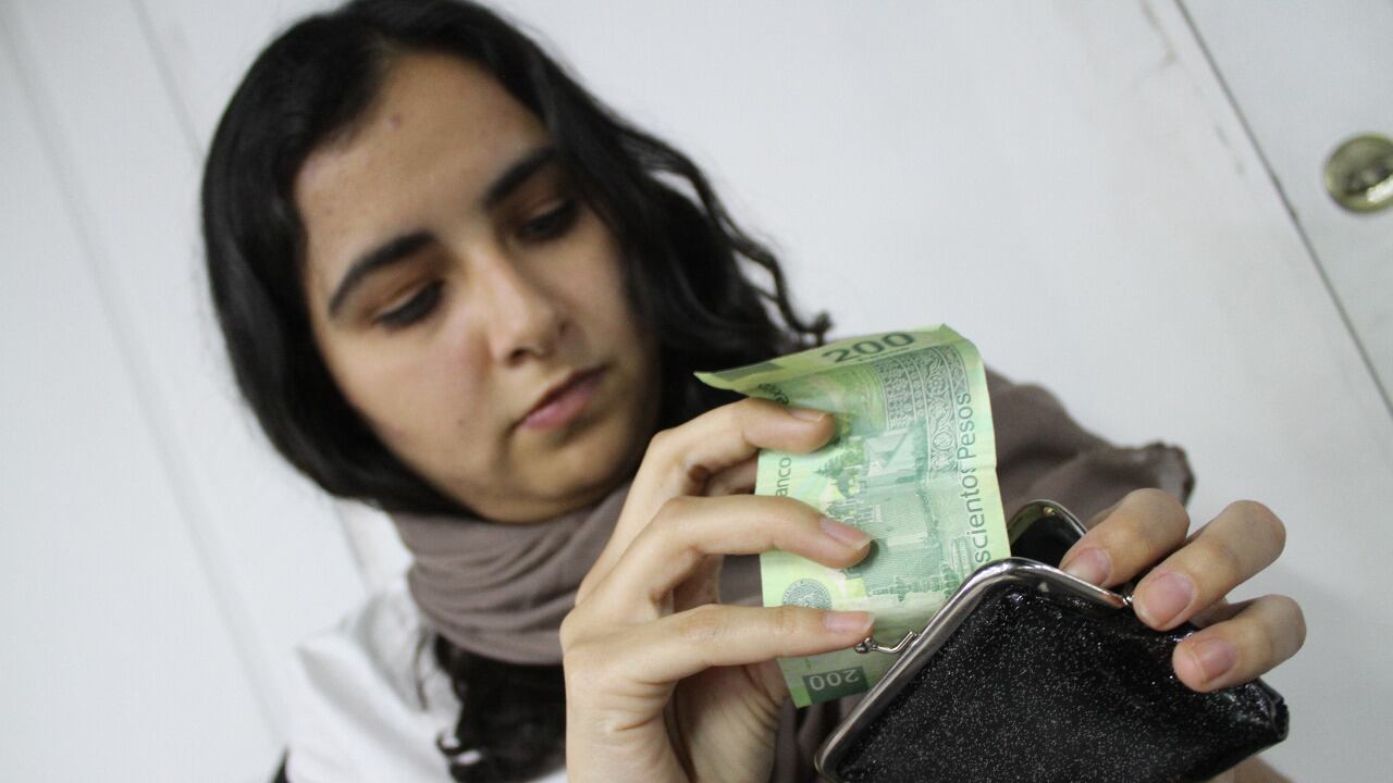 Las plazas que ofrecen entre uno y un máximo de dos salarios mínimos mensuales aumentaron más de 1.8 millones.