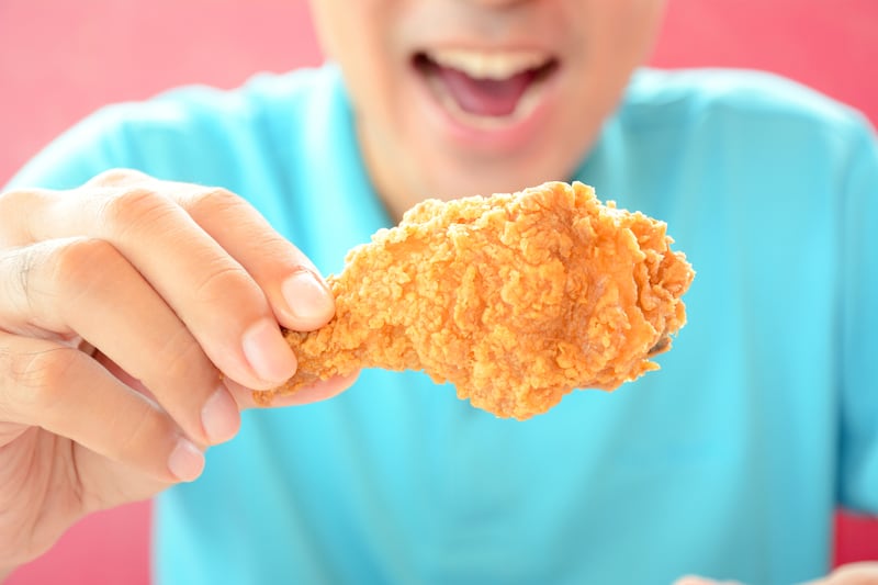 La misión fue para celebrar el Día del pollo frito y fue posible gracias a un globo de látex biodegradable inflado con helio