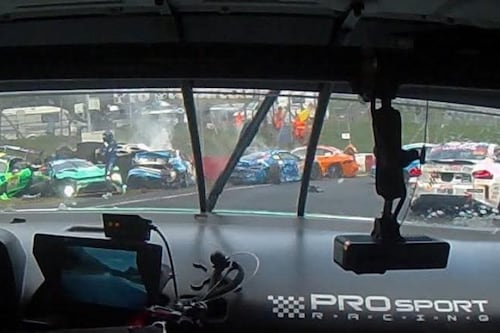 Tragedia en Nürburgring: accidente múltiple cobra la vida de un piloto en plena competencia