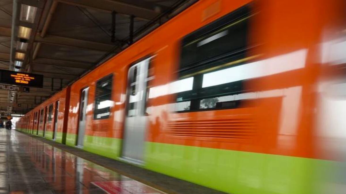 El servicio presentó problemas en la Línea 8. (Cuartoscuro)