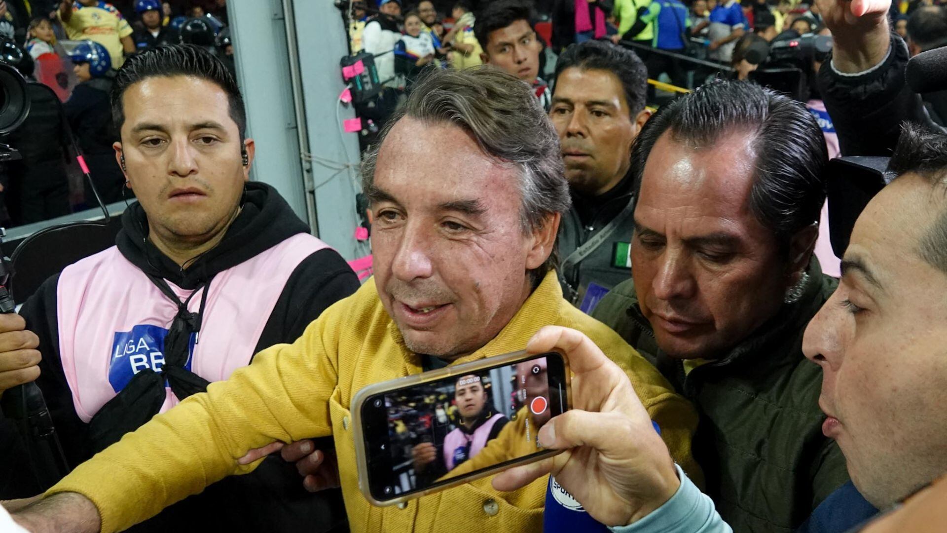 Emilio Azcárraga deja la presidencia de Televisa por escándalo con la FIFA