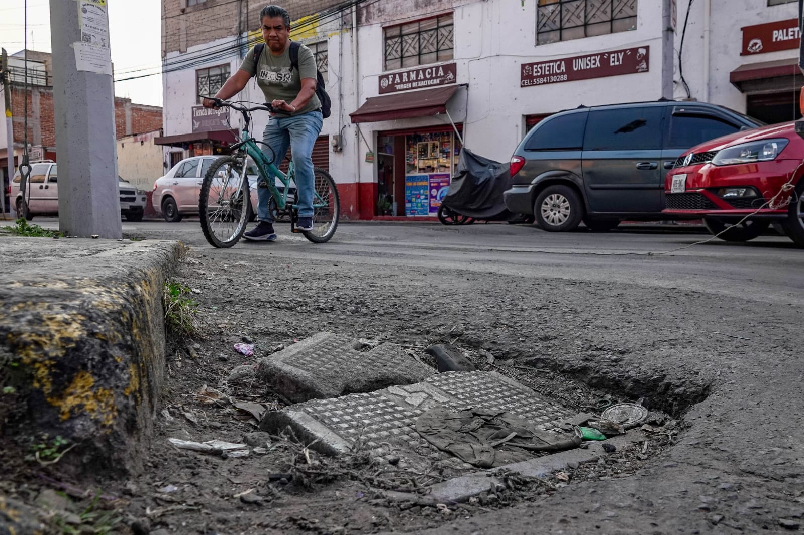 Baches se mantienen como la principal problemática que afecta a ciudadanos del área metropolitana de Monterrey  