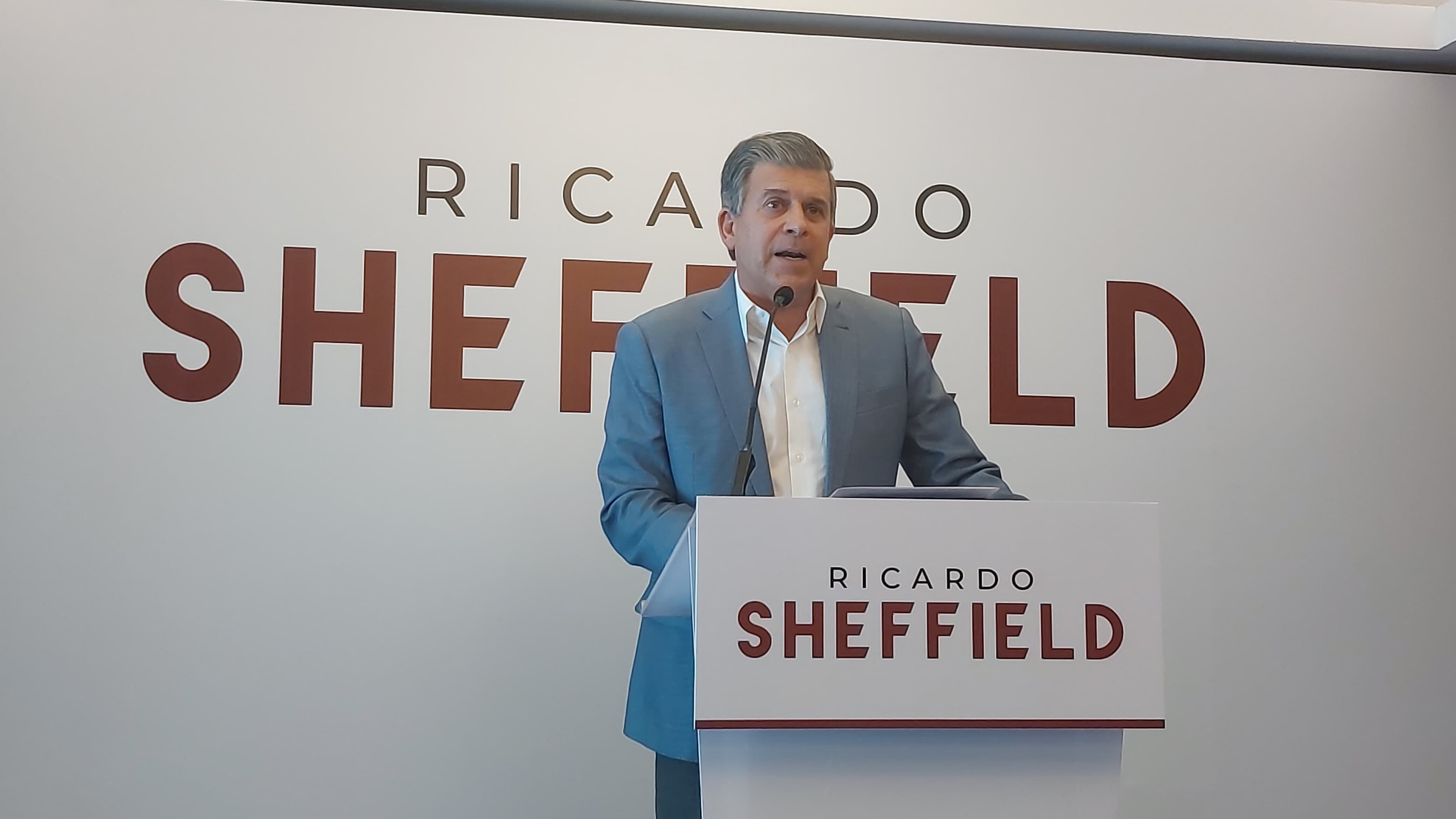 Buscará la candidatura a gobernador de Guanajuato en 2024.