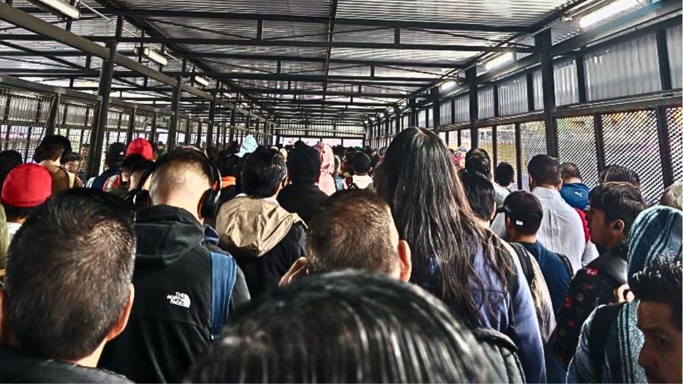 Saturación de pasajeros en Línea 9