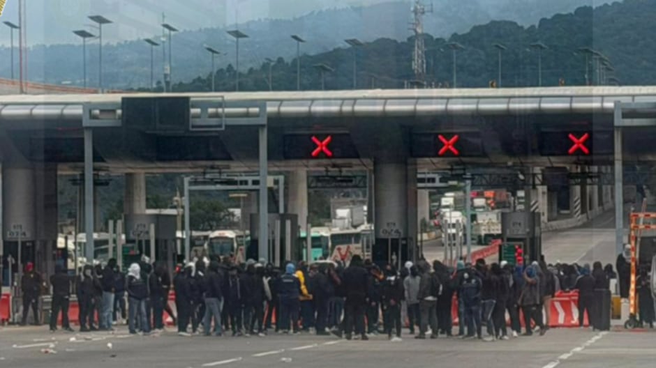 El bloqueo en la autopista México-Cuernavaca provoca afectaciones en ambos sentidos