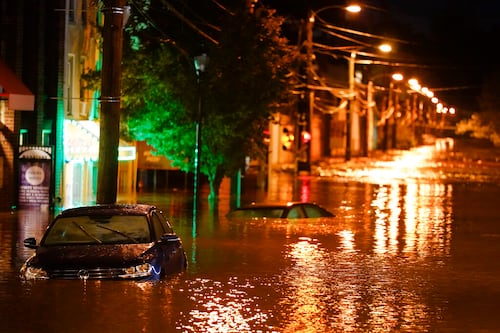 Noche caótica por inundaciones en Nueva York deja al menos 22 muertos