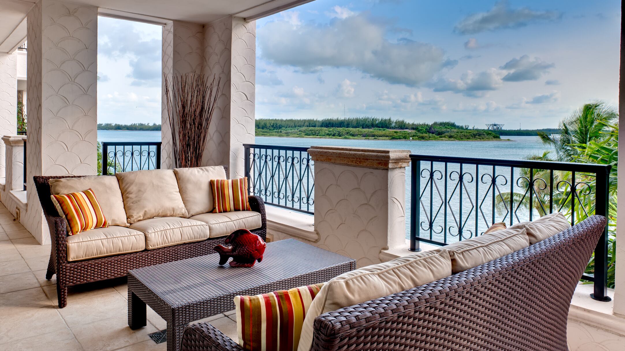 Aprovecha al máximo tu terraza con algunas de las tendencias en diseño de exteriores que ha desarrollado Bernardo Negrete