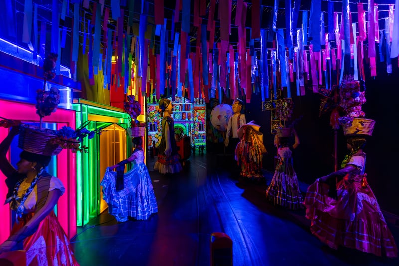 Odisea México es una experiencia multisensorial que integra un Flying Teather de última generación, desde el cual, los visitantes pueden sobrevolar México y descubrir su riqueza cultural y natural desde una perspectiva única. La experiencia se complementa con un recorrido previo a través de 25 salas inmersivas, en más de 4,000 m². Foto: cortesía.