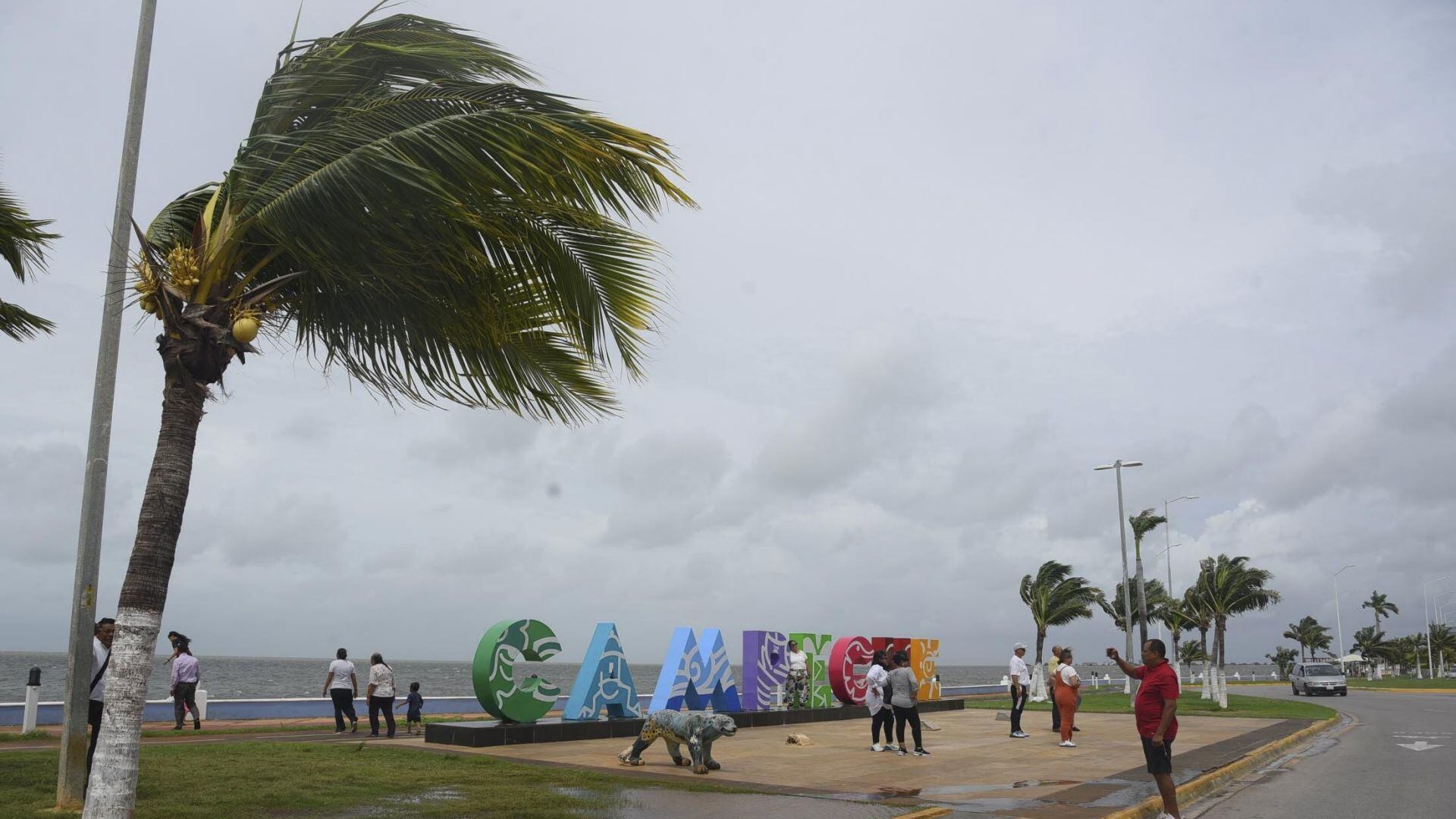 Huracán Milton de categoría 5 se acerca a Península de Yucatán