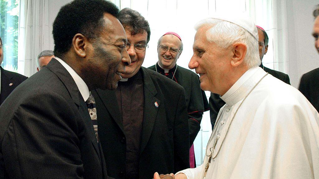 Benedicto XVI se reunió con Pelé el 20 de agosto de 2005 en Alemania.
