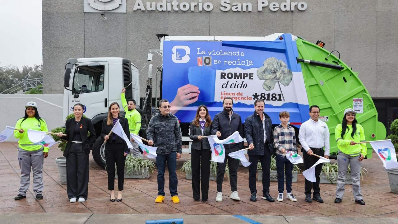 Mauricio Farah Giacomán, alcalde de San Pedro, dio el banderazo de salida a la unidad que transmitirá un mensaje a todas las mujeres.