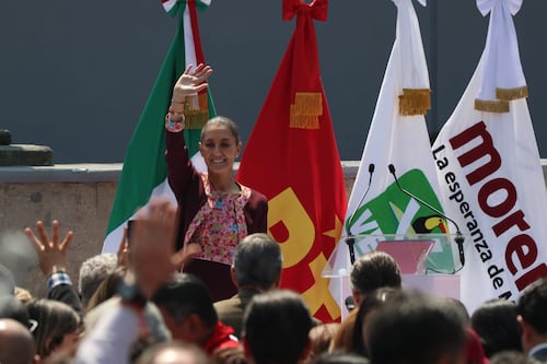 Claudia se registra ante el INE: enlista 15 propuestas de gobierno