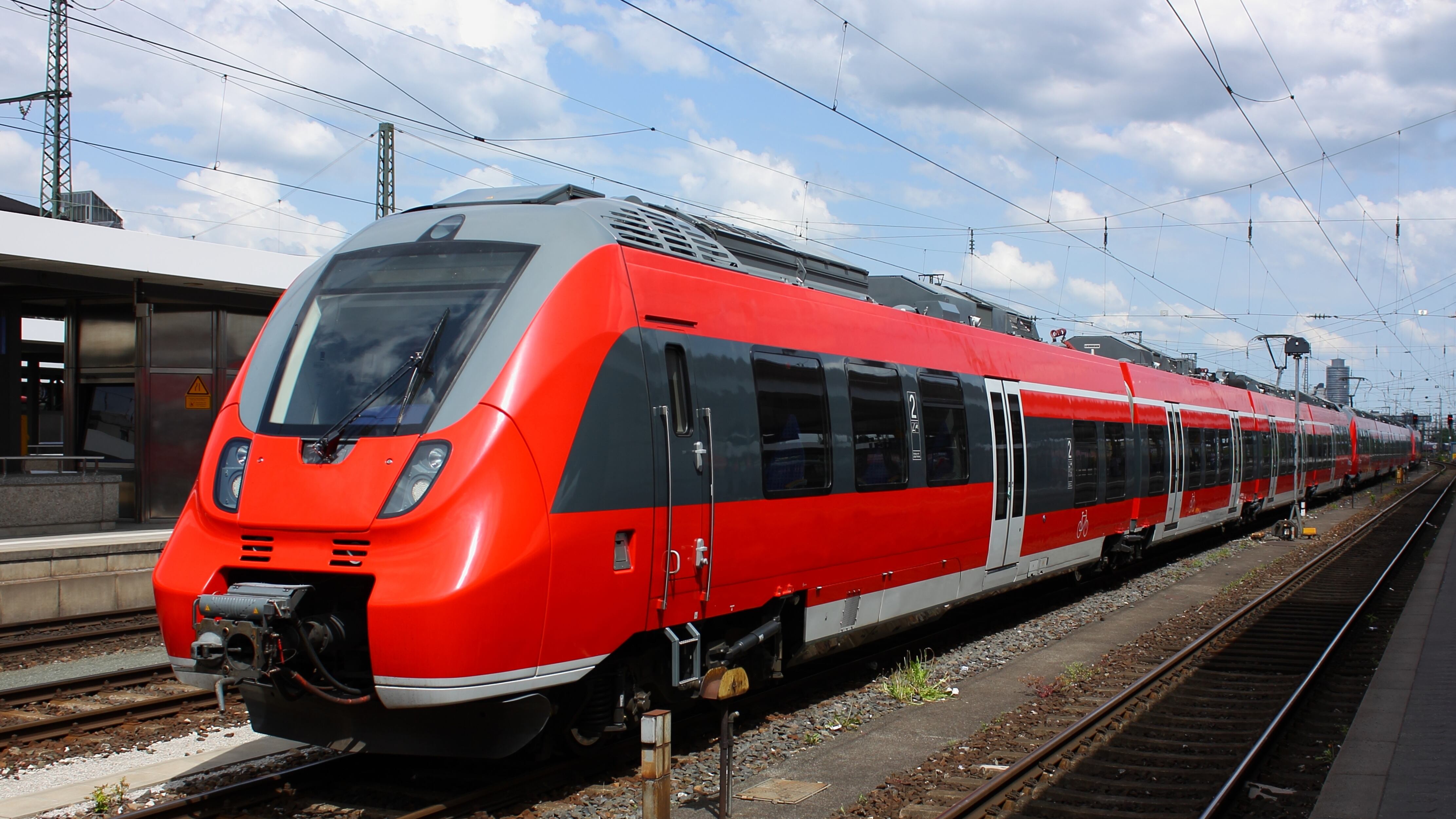 Seguimos empujando el tren rápido Monterrey-Laredo, EUA. ¿Qué opinan?, escribió García en su cuenta de Threads.