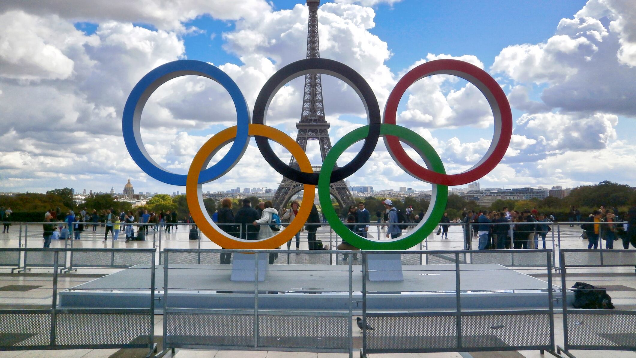 Si estas interesado en asistir al evento más importante del mundo deportivo, asegúrate de contar con todo lo necesario para salir del país