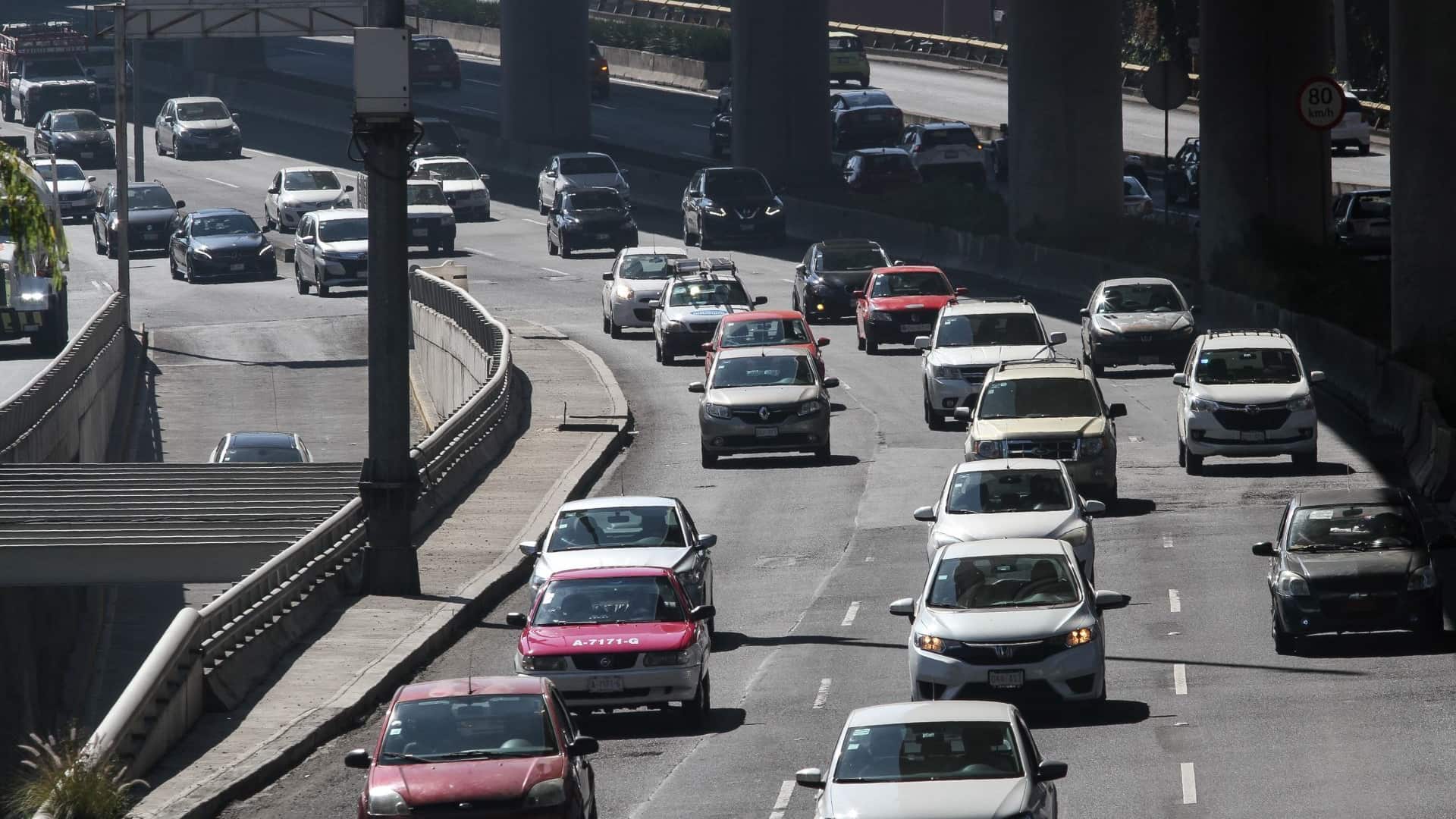 El total del parque vehicular en la ZMVM es de 5.3 millones de automotores. Foto: Cuartoscuro