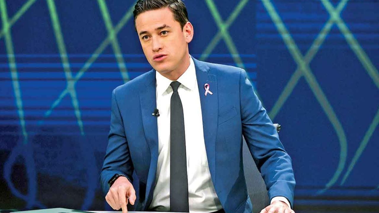 El periodista estará fuera de su noticiario por periodo de vacaciones.